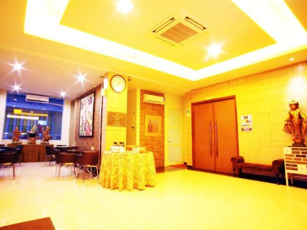 avira hotel makassar