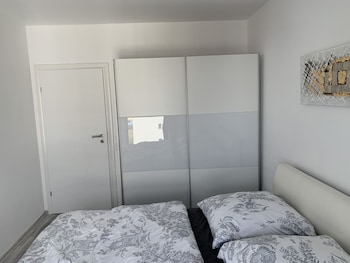 luxury westpark 2 residence lake view w4