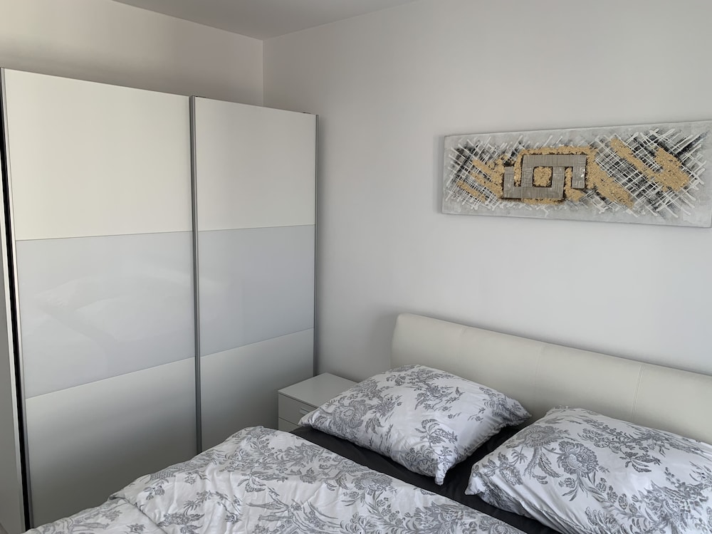 luxury westpark 2 residence lake view w4