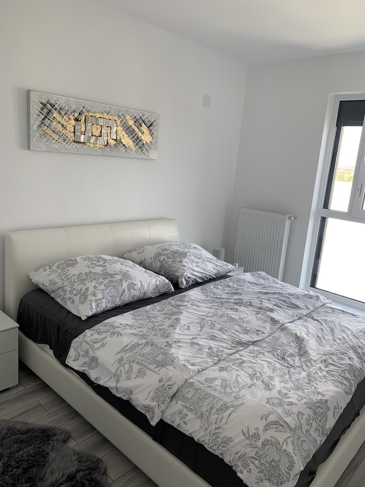 luxury westpark 2 residence lake view w4