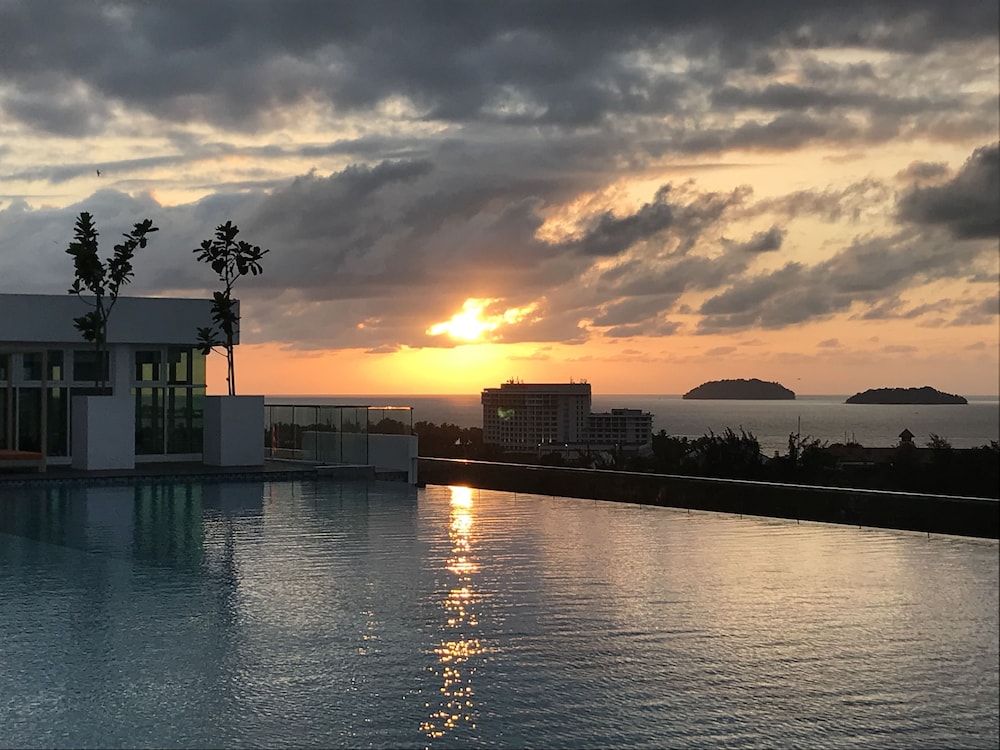 sunset seaview vacation condos at infinity avenue