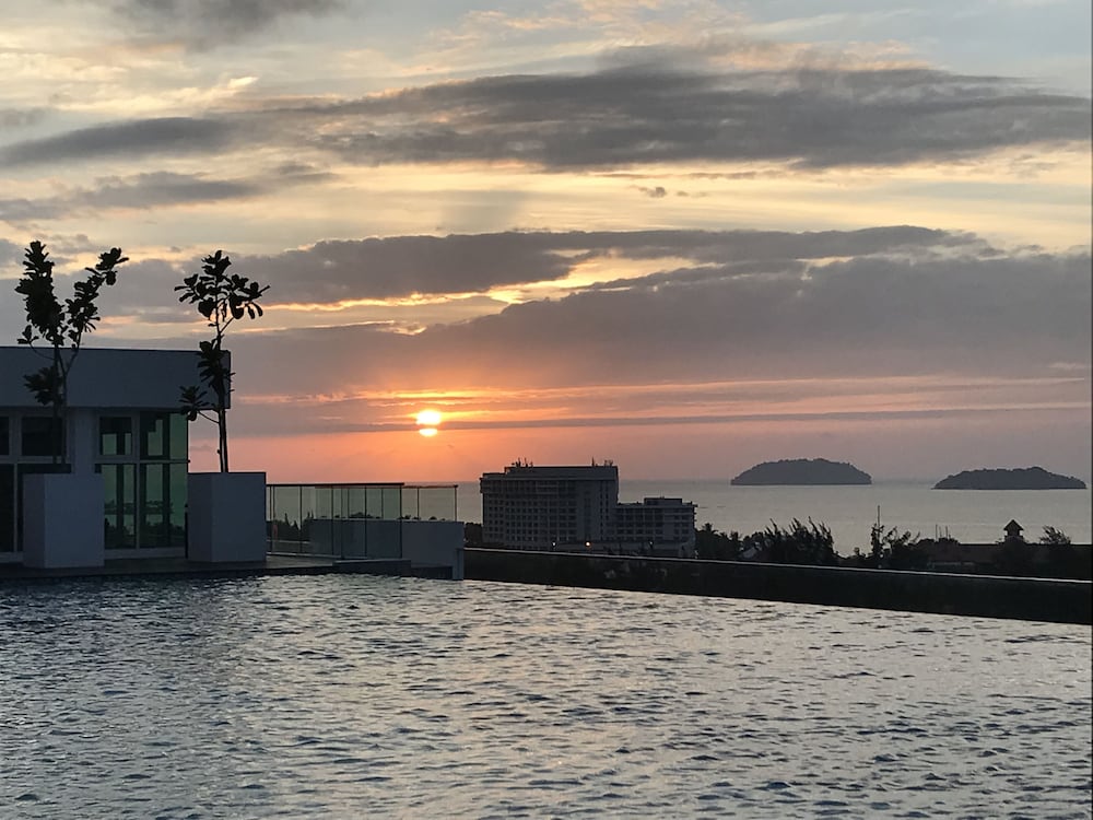 sunset seaview vacation condos at infinity avenue
