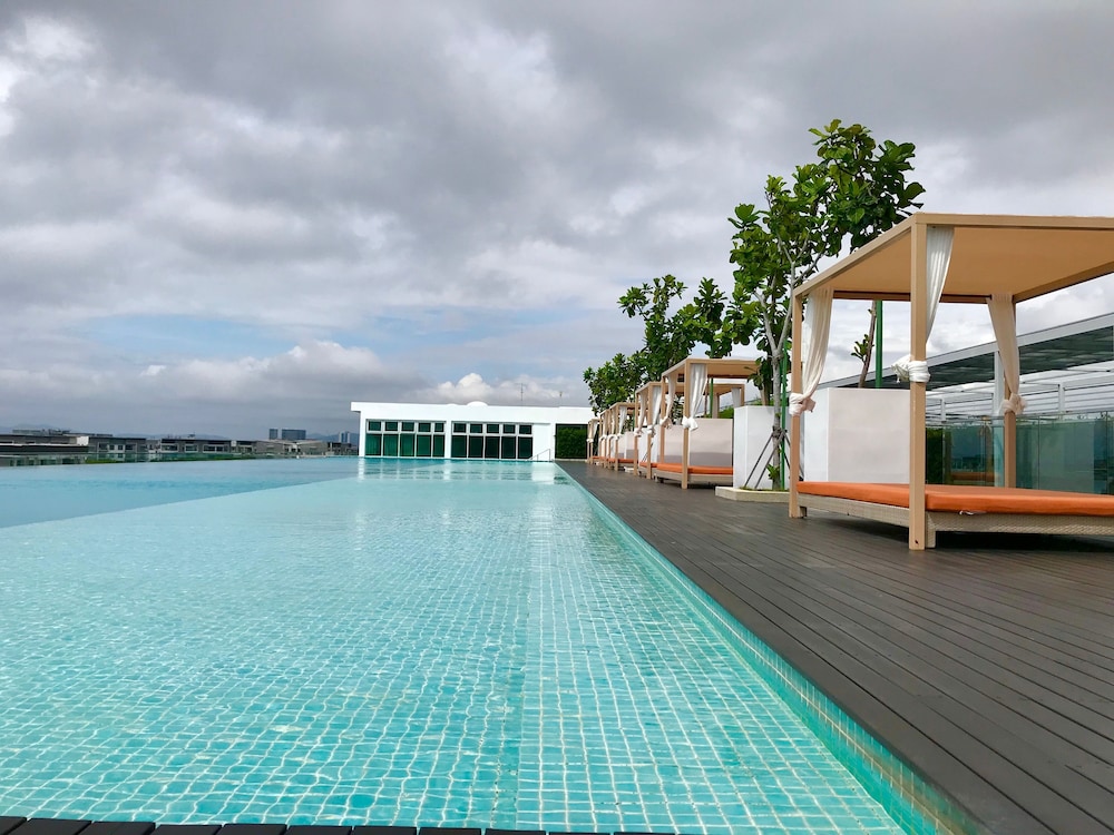 sunset seaview vacation condos at infinity avenue