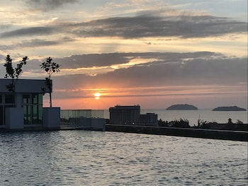 sunset seaview vacation condos at infinity avenue