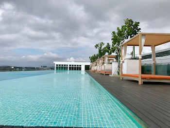 sunset seaview vacation condos at infinity avenue