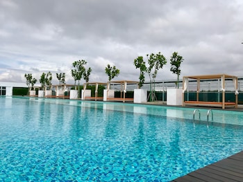 sunset seaview vacation condos at infinity avenue