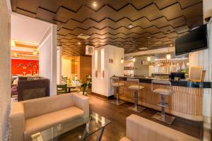 howard plaza the fern agra