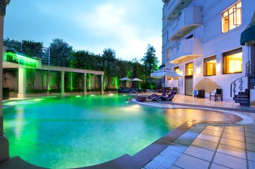 howard plaza the fern agra