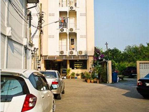 sandp service apartment