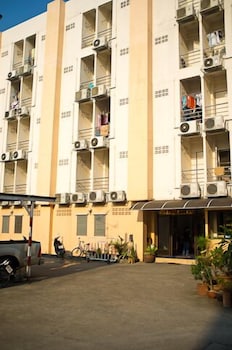 sandp service apartment