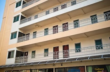 sandp service apartment