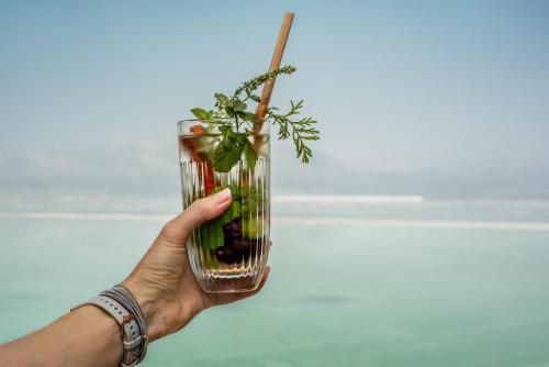 vert dead sea