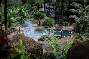 chachagua rainforest hotel and hot springs