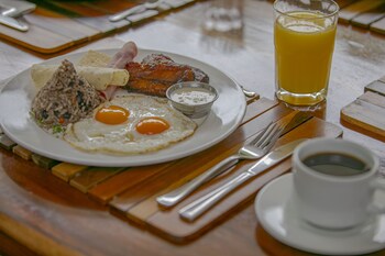 chachagua rainforest hotel and hot springs