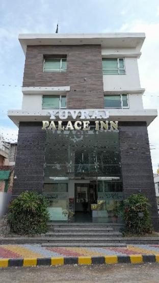 yuvraj palace inn