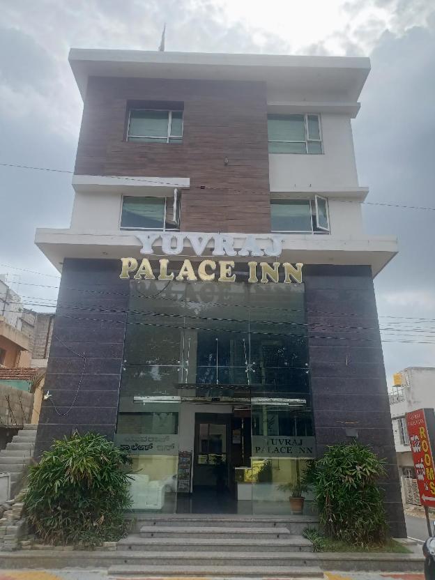 yuvraj palace inn