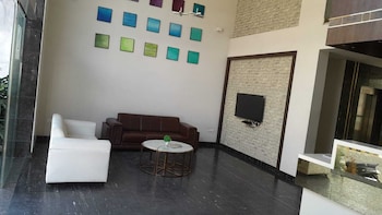 Yuvraj Palace Inn,Visveshwara Nagar,4 star