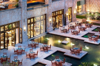 The St. Regis Sanya Yalong Bay Resort,Sanya Downtown>>Sanya,5 star