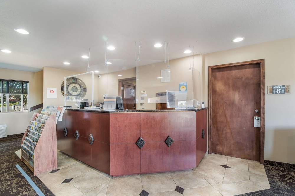 red lion inn and suites vancouver