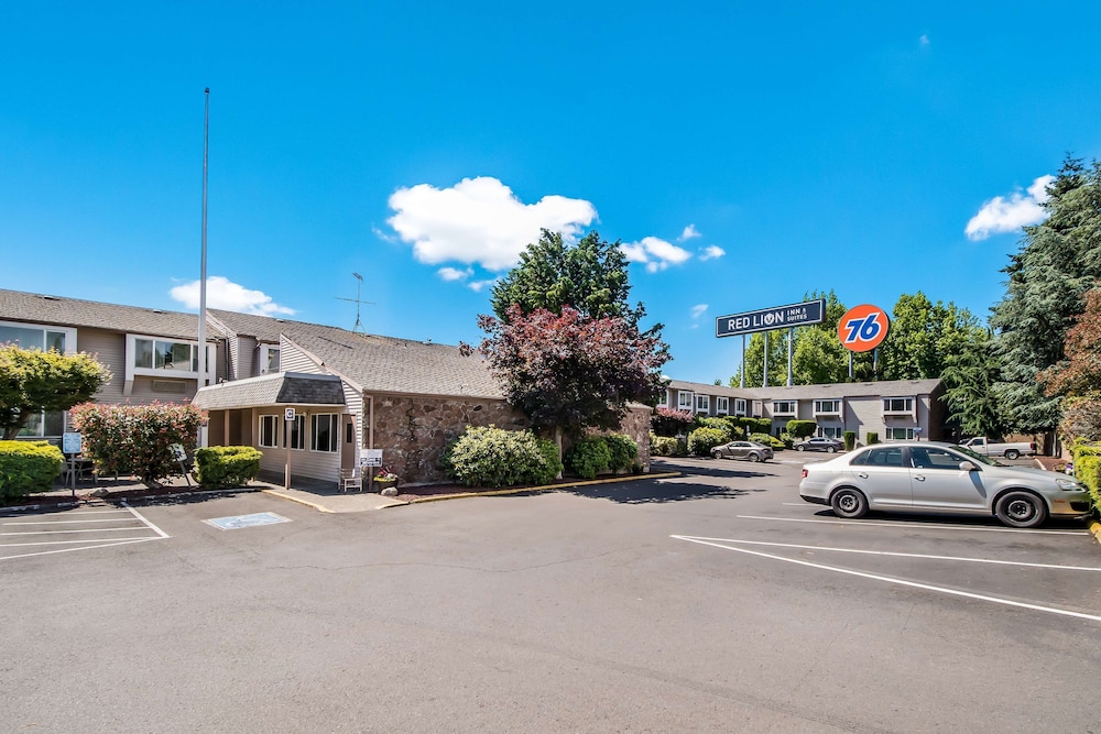 red lion inn and suites vancouver
