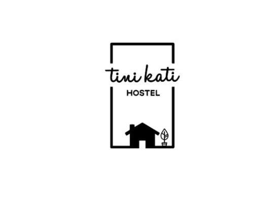 tini kati hostel silom bird house