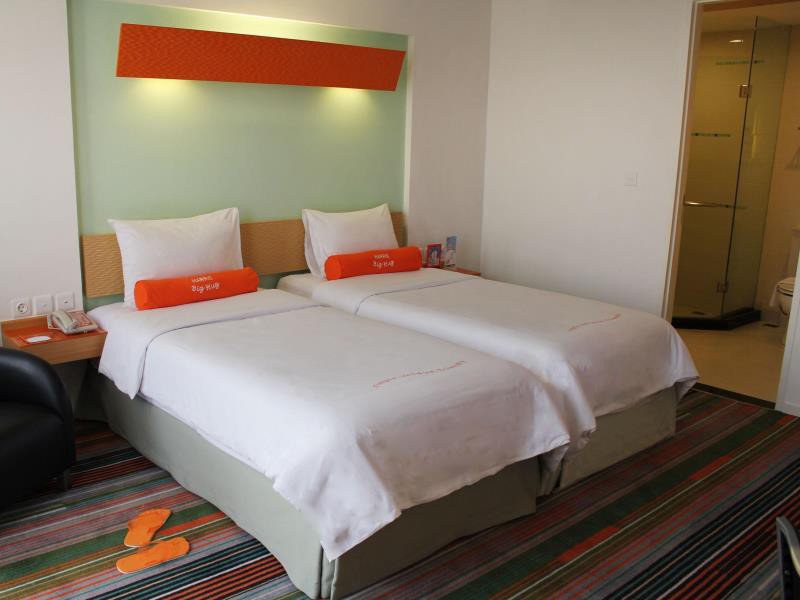 harris suites fx sudirman