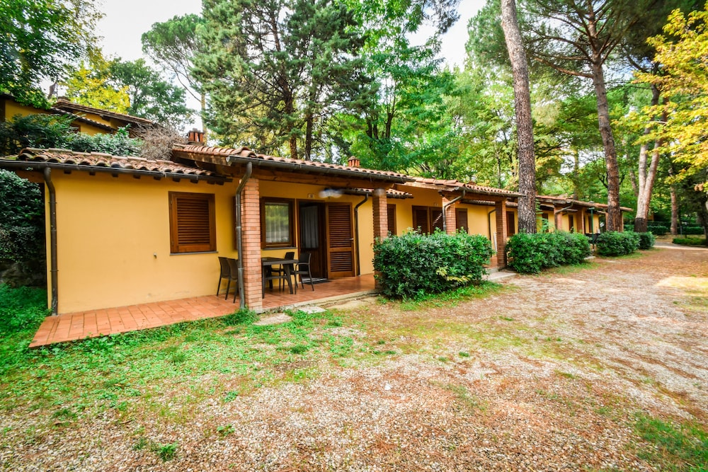 hu norcenni girasole village