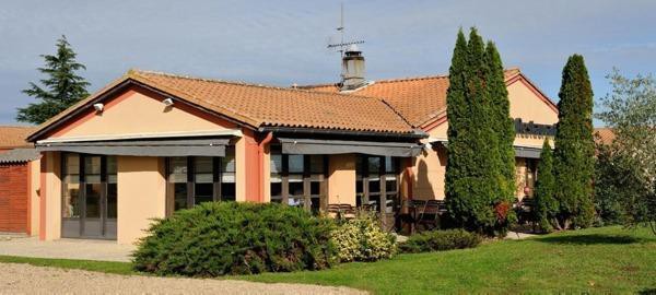 kyriad niort la creche