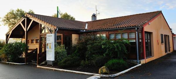 kyriad niort la creche