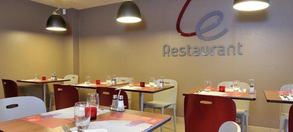 kyriad niort la creche