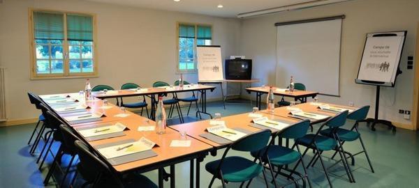 kyriad niort la creche