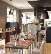 kyriad niort la creche