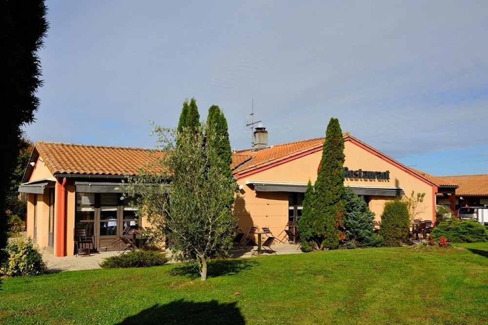kyriad niort la creche
