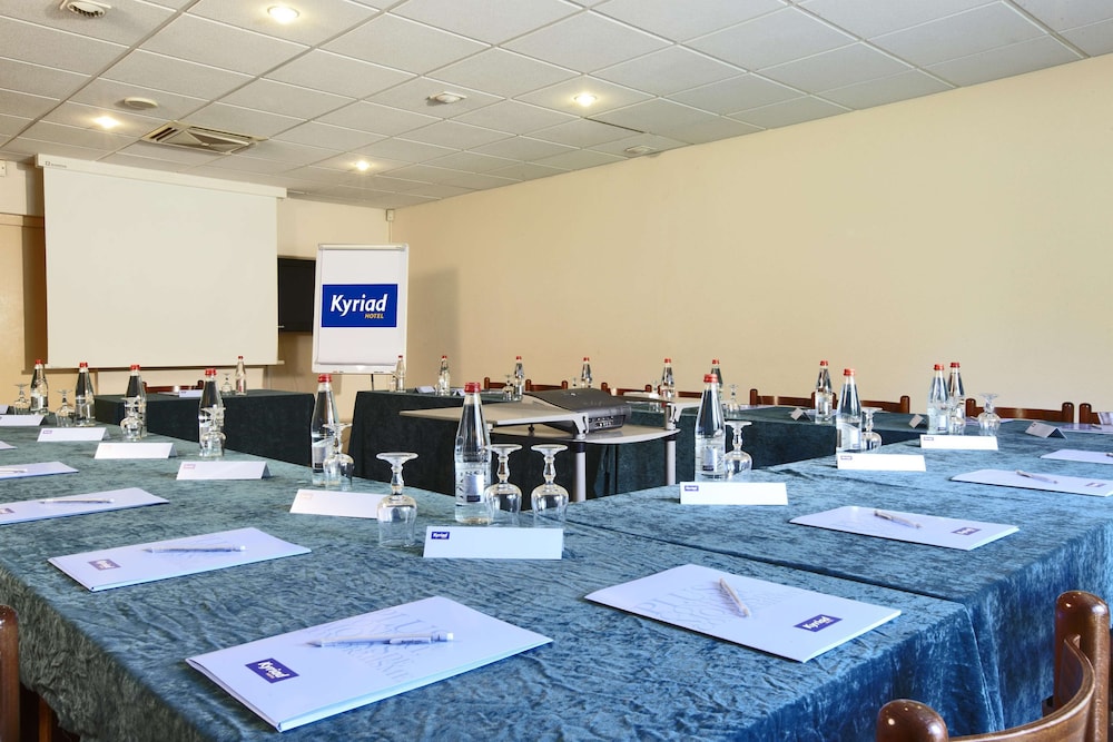 kyriad niort la creche