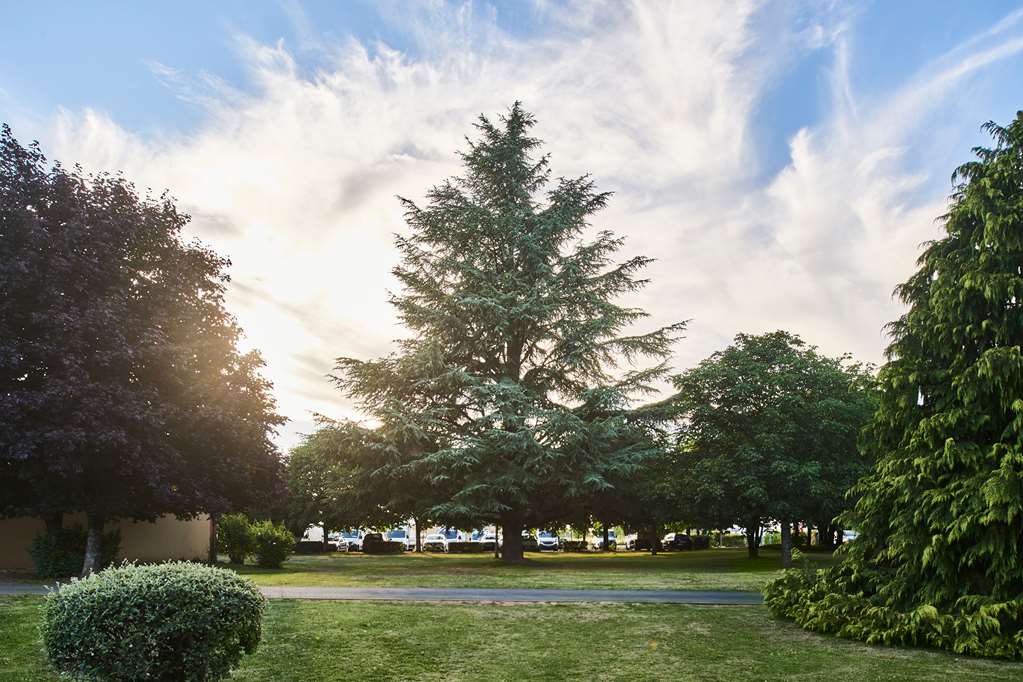 kyriad niort la creche