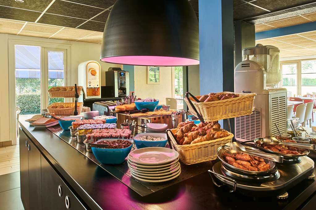 kyriad niort la creche