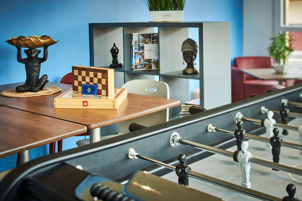 kyriad niort la creche