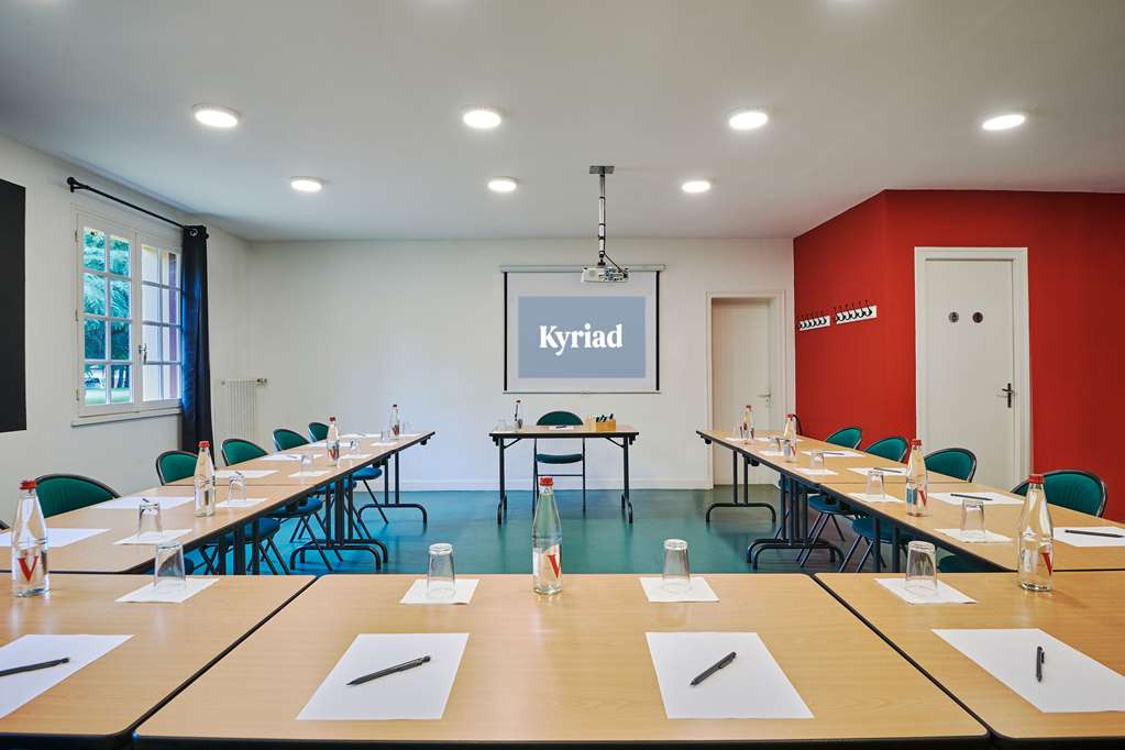 kyriad niort la creche