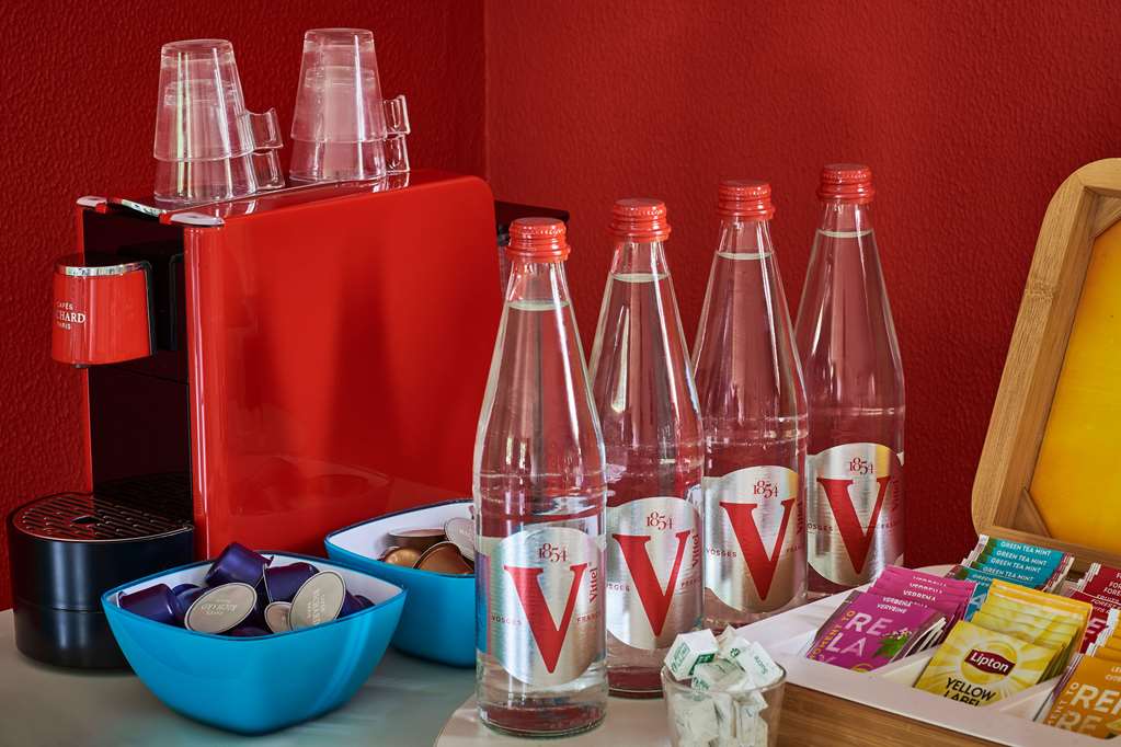 kyriad niort la creche