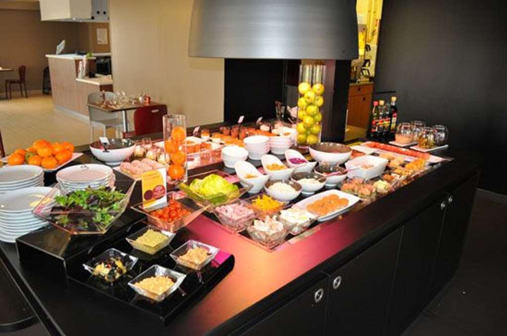 kyriad niort la creche