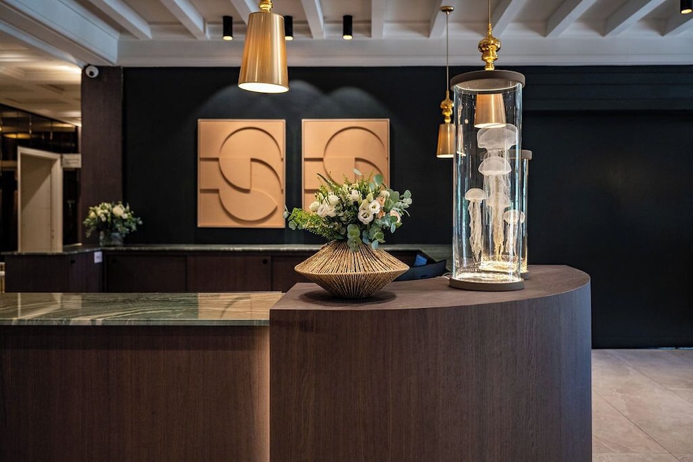 le vallon de valrugues hotel spa and villas