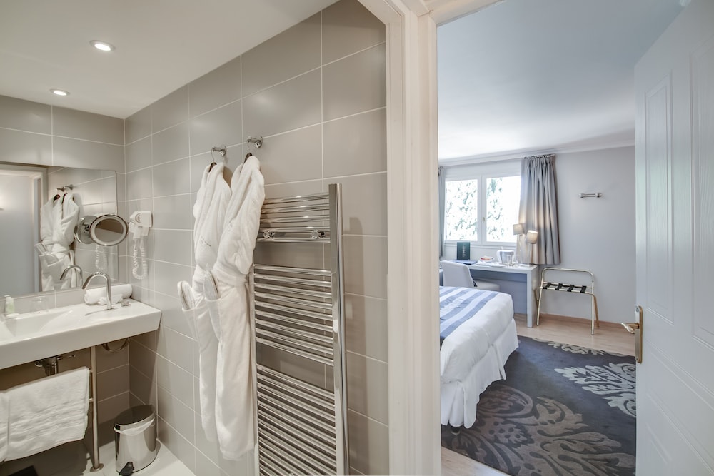 le vallon de valrugues hotel spa and villas