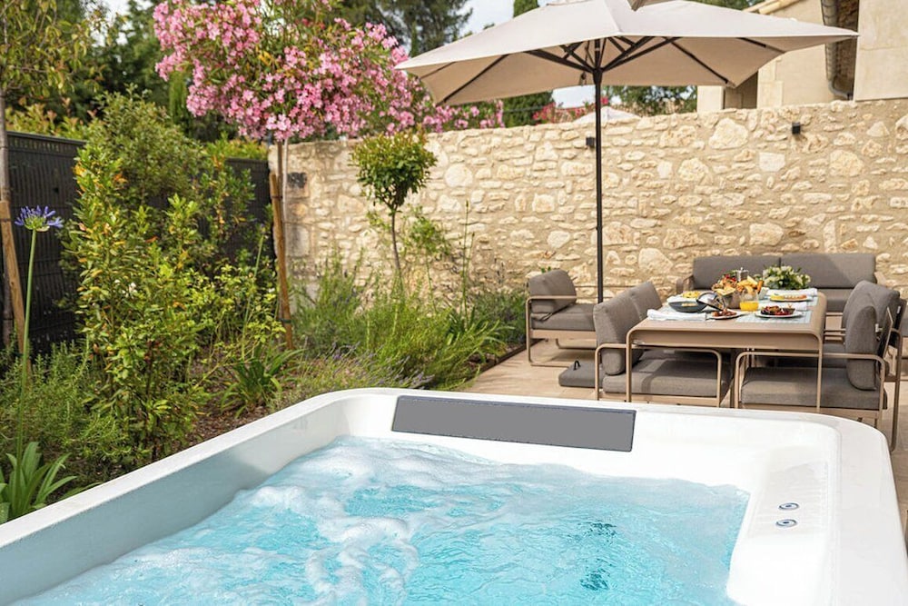 le vallon de valrugues hotel spa and villas
