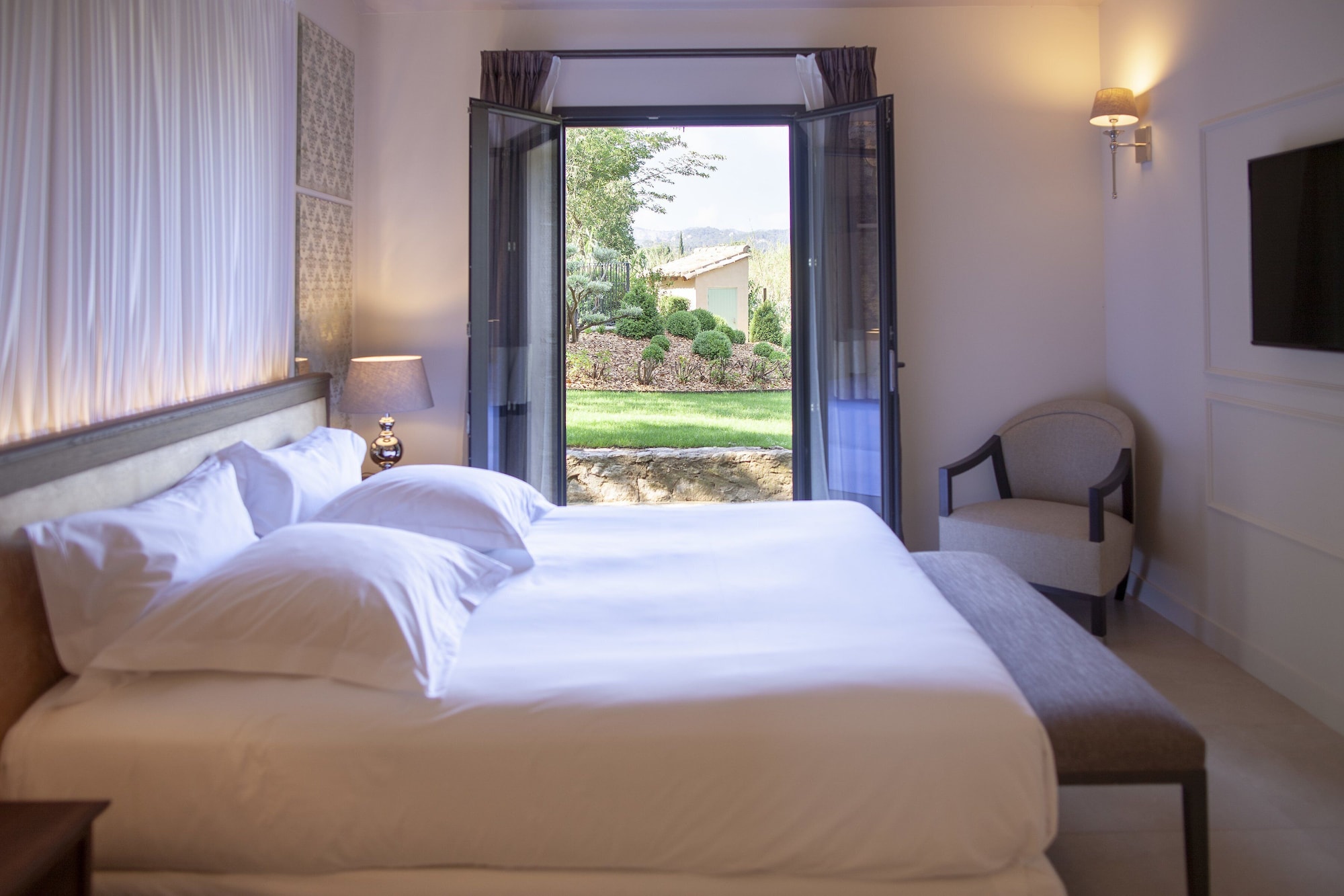 le vallon de valrugues hotel spa and villas