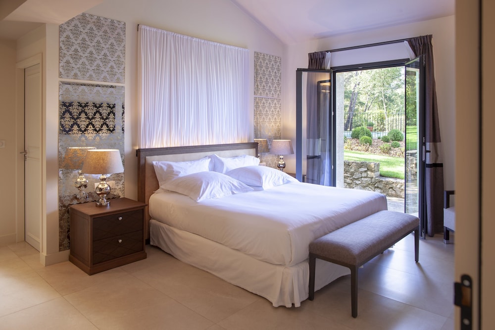 le vallon de valrugues hotel spa and villas