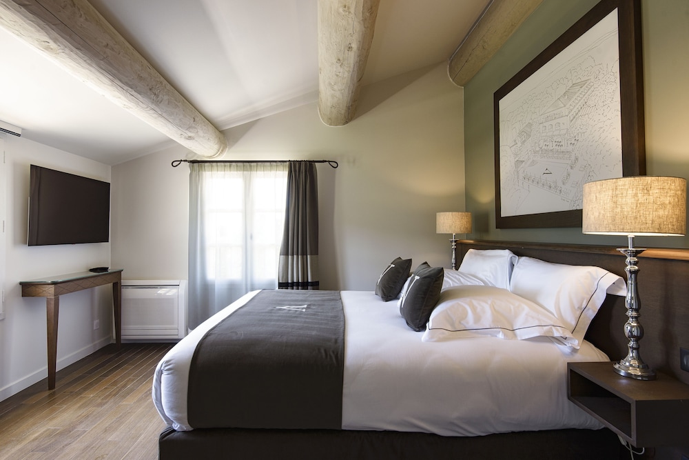 le vallon de valrugues hotel spa and villas