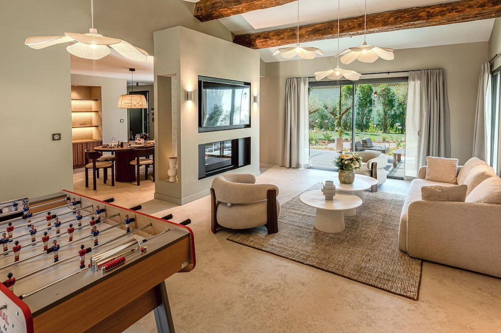 le vallon de valrugues hotel spa and villas