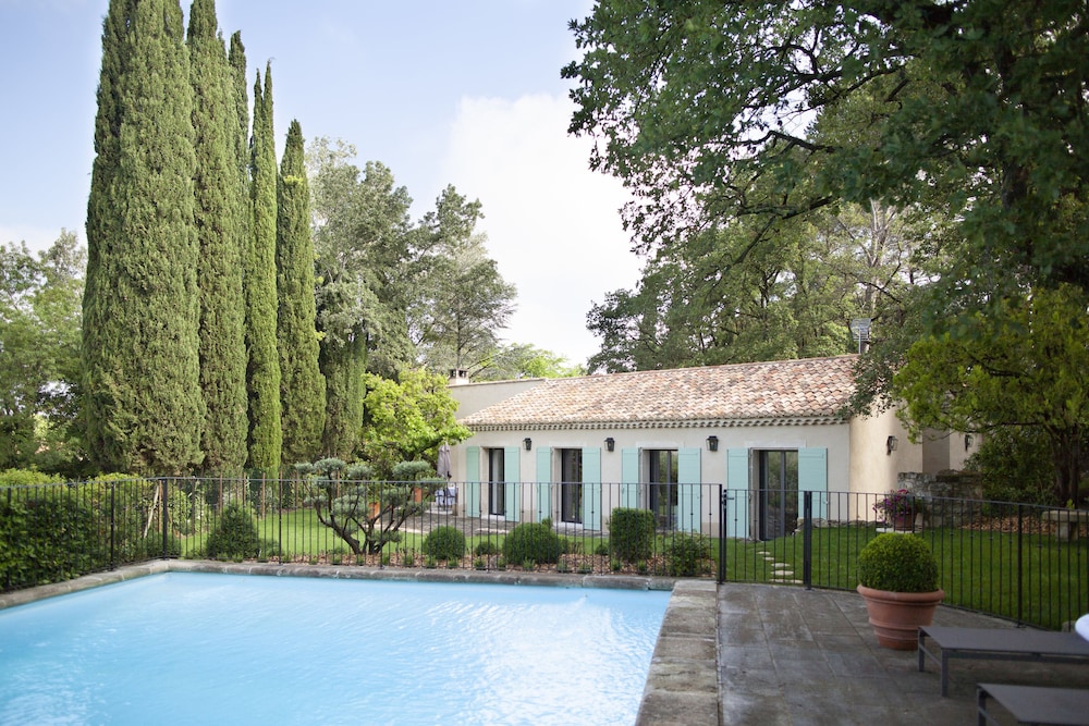 le vallon de valrugues hotel spa and villas