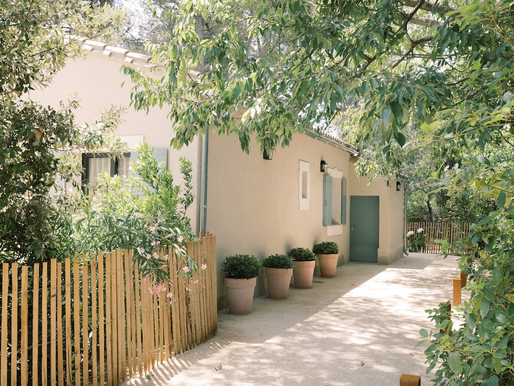 le vallon de valrugues hotel spa and villas