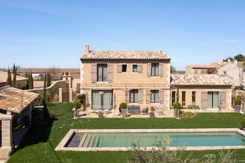 le vallon de valrugues hotel spa and villas